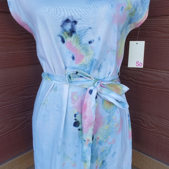 NWT SO Juniors' Shoulder Pad Dress with Self Tie Belt Tie Dye Size Medium 7/9 - Picture 8 of 16